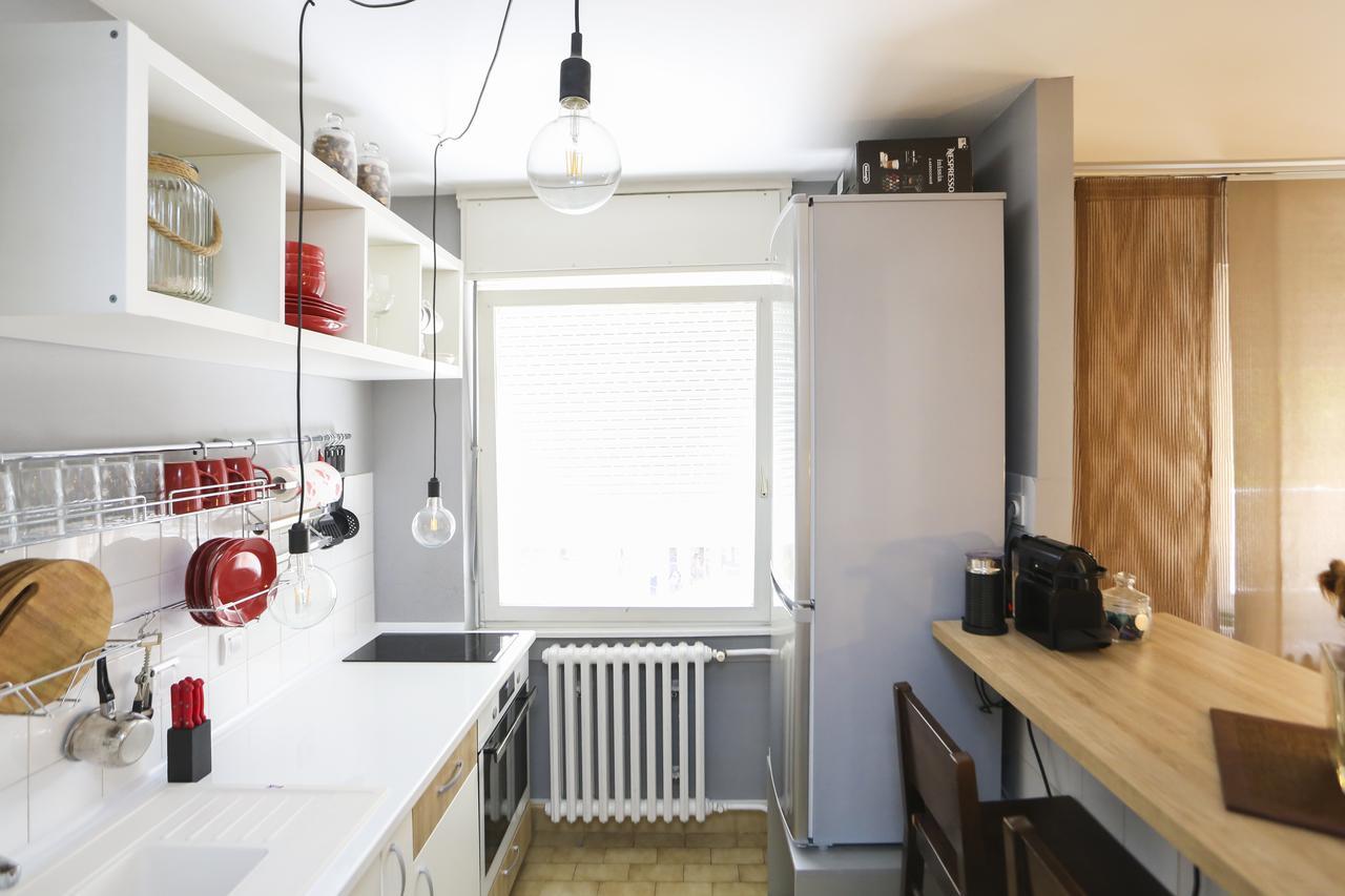 نوفي ساد Modern Apartment With Free Parking المظهر الخارجي الصورة