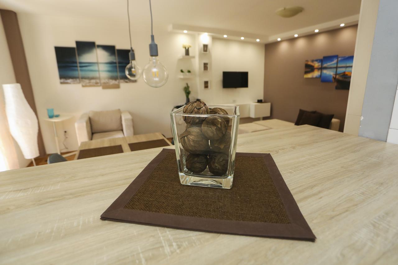نوفي ساد Modern Apartment With Free Parking المظهر الخارجي الصورة